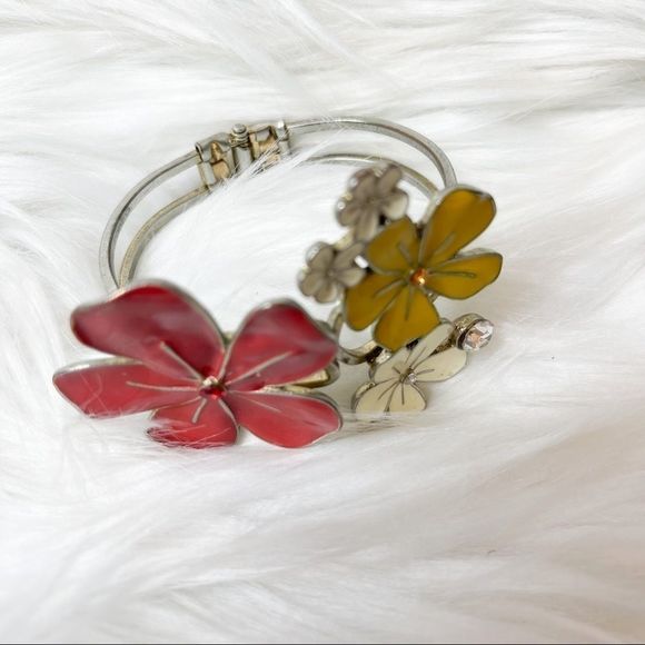 Beautiful Floral Cuff Bracelet 7” Enameled Flowers With Little Rhinestones - Picture 1 of 10